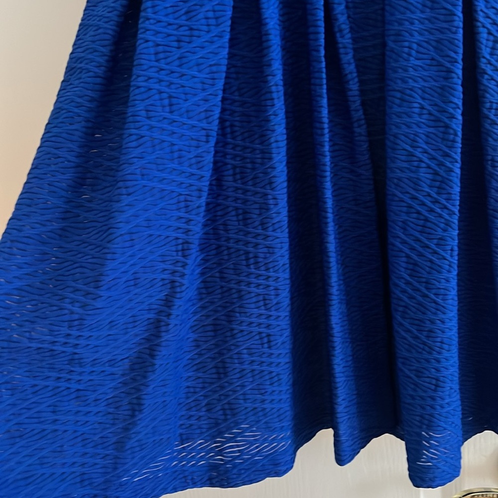 Dress - Picture 4 of 5